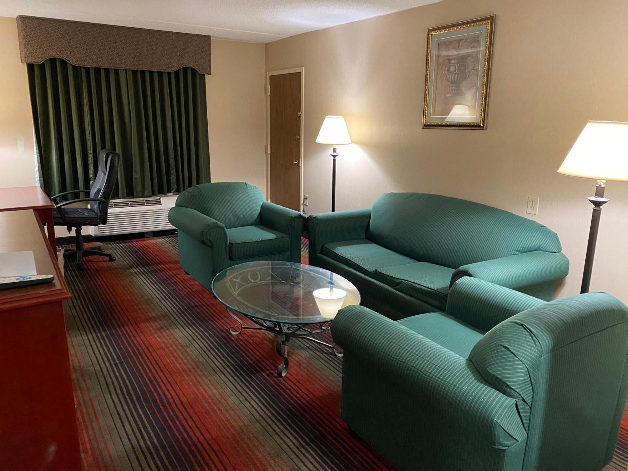 Ramada By Wyndham Rochelle Park Near Paramus Exterior foto