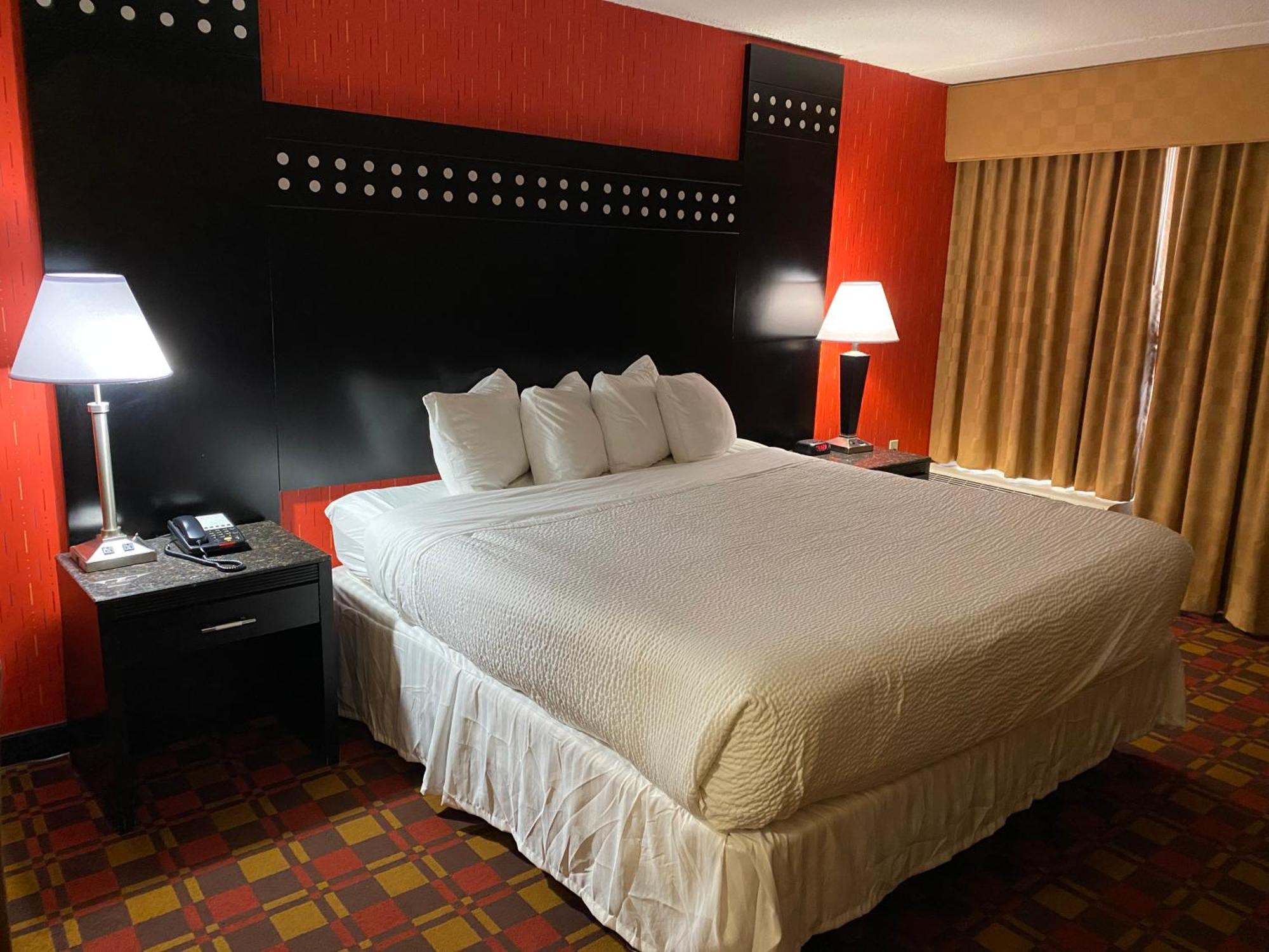 Ramada By Wyndham Rochelle Park Near Paramus Exterior foto