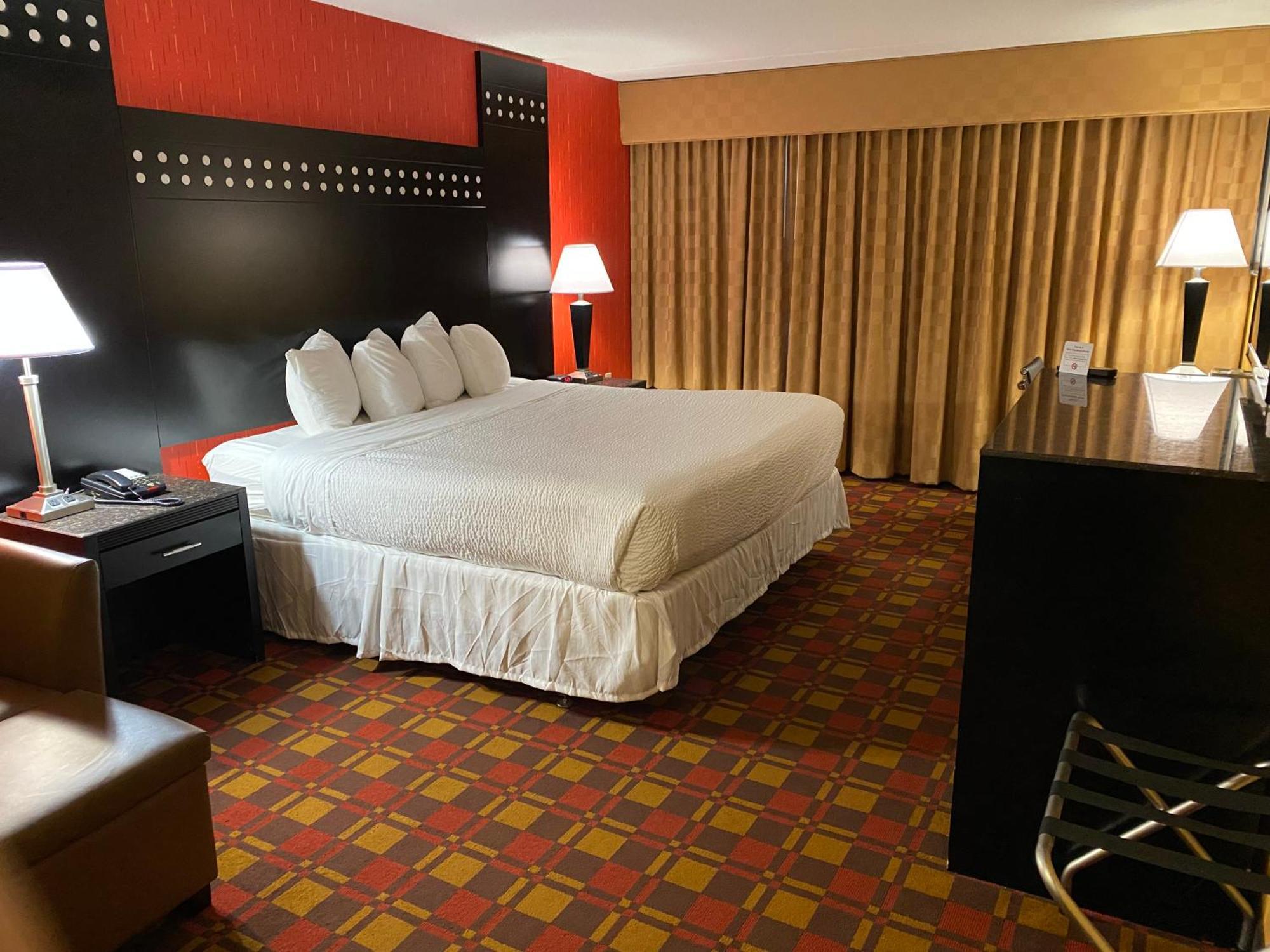 Ramada By Wyndham Rochelle Park Near Paramus Exterior foto